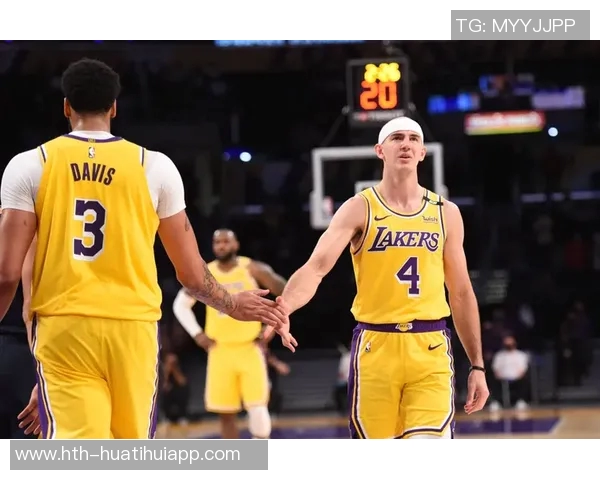 詹姆斯称赞卡鲁索：每支球队都需一位懂得成功与逆境的平稳者