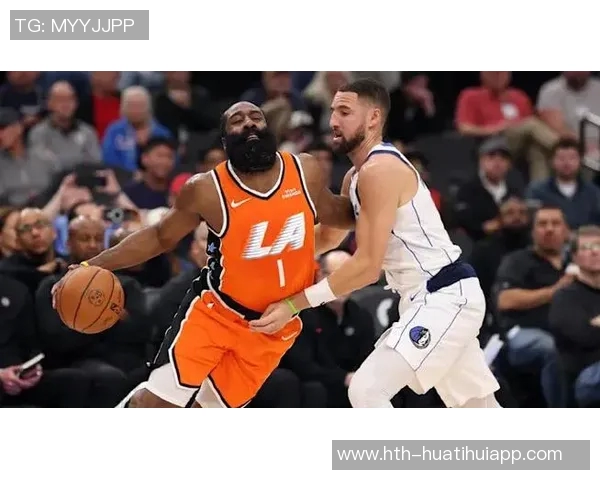 克莱新赛季首战表现平平13投仅4中三分球命中率低迷仅得10分 克莱新赛季首战表现平平13投仅4中三分球命中率低迷仅得10分